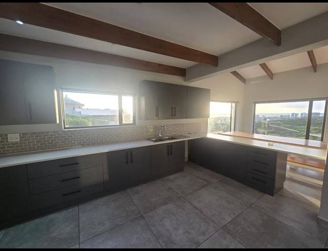 4 BEDROOM HOUSE FOR SALE IN ISLAND VIEW